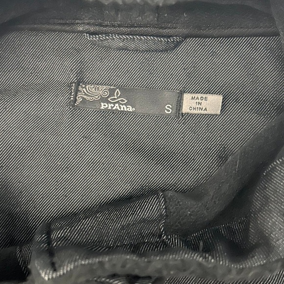 Prana Toni Womens Small Black Denim Jacket Fleece Sleeve Hooded Button Up Coat - Picture 4 of 7